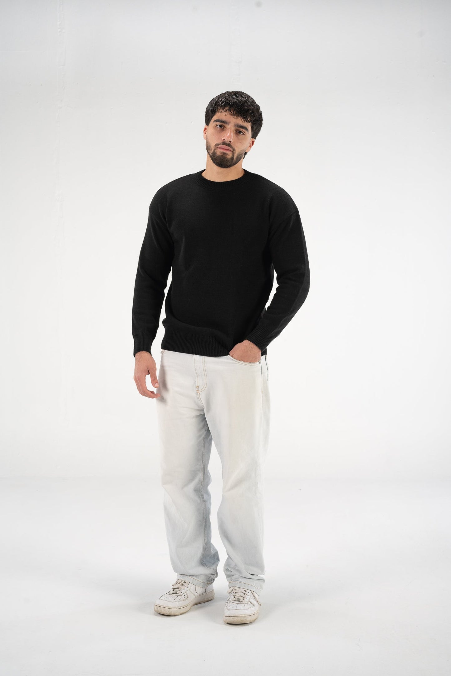 Black Round Knitted Crewneck